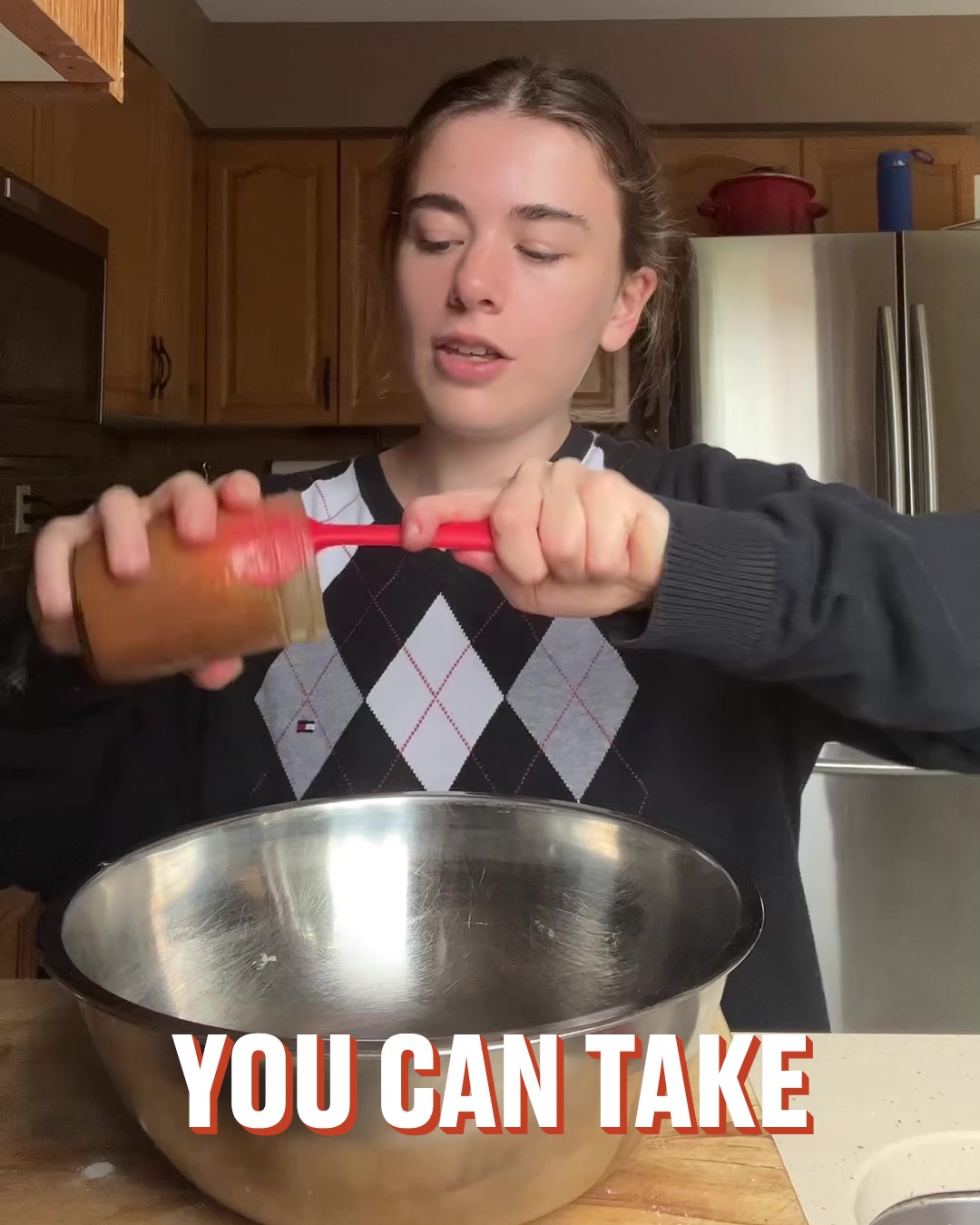 LADbible Video hub Turning Caramel Sauce Into Frosting 😯👩‍🍳