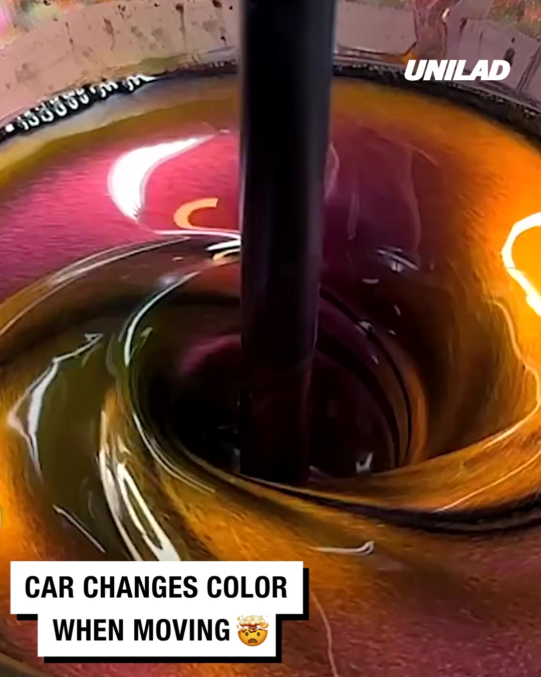 LADbible Video hub Car changes color when moving